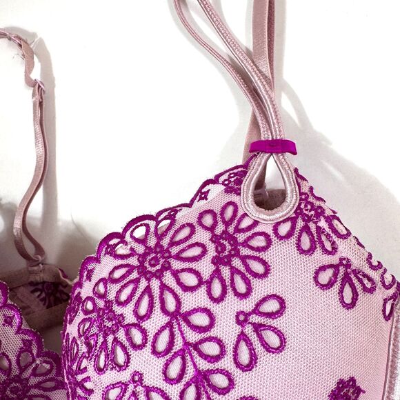 Victoria's Secret Sexy Little Thing 34C Bra Lite Pink Embroidered Underwire Y2K - Picture 3 of 10